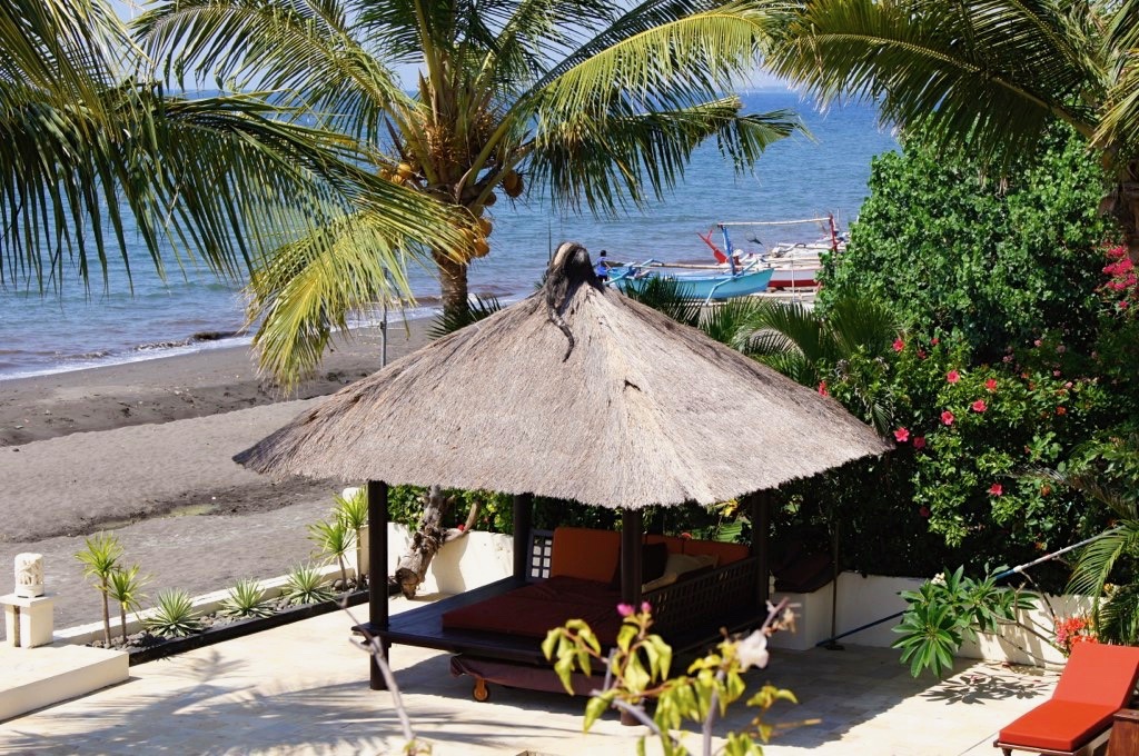 Bale benong at the beach side