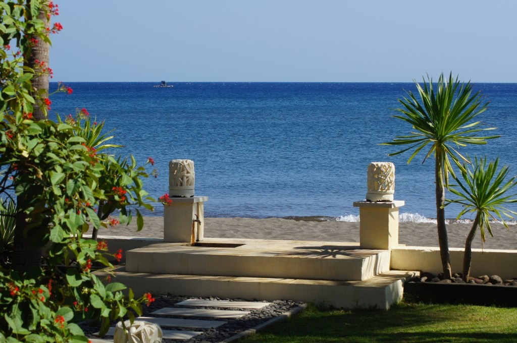 Direct access to the beach