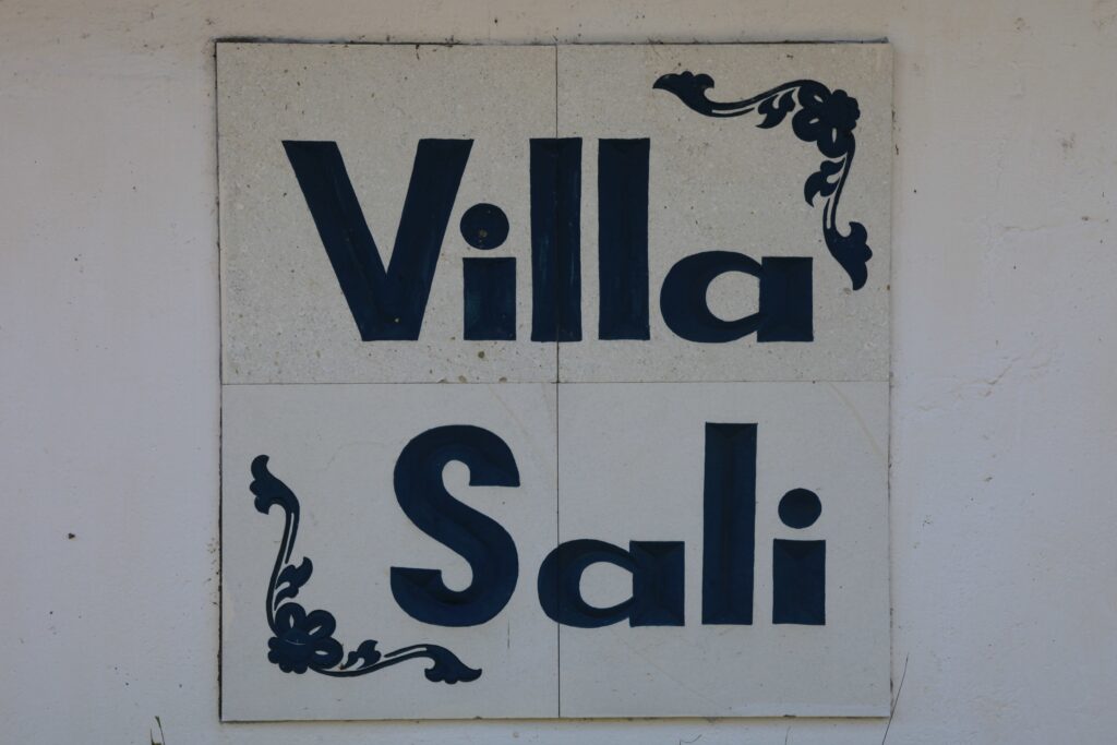 Villa Sali album 81